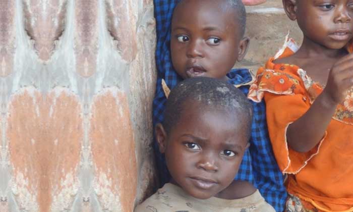 Kinder in Burundi  (Foto: Erika Brändle)