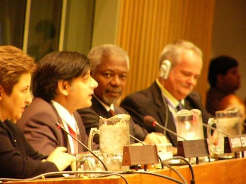 Panel mit Kofi Annan